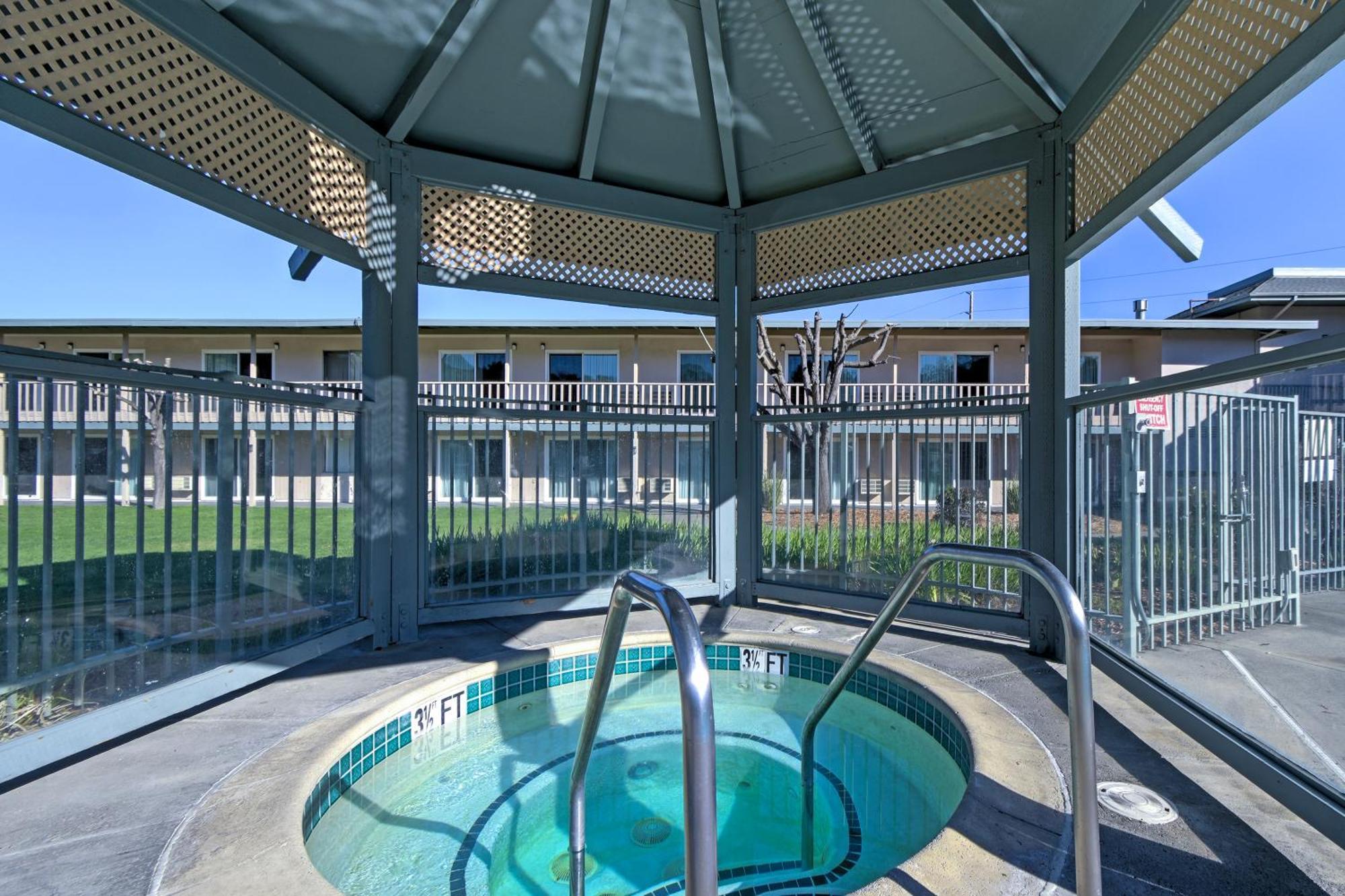 Days Inn By Wyndham Novato/San Francisco Exterior foto